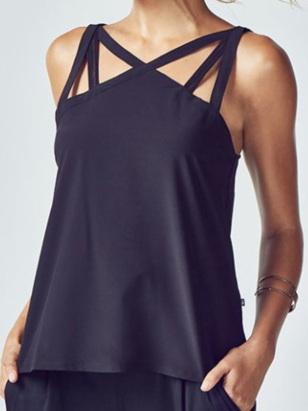 Fabletics Liza Scoop Neck Activewear Tank Top Black Medium M - Picture 1 of 8